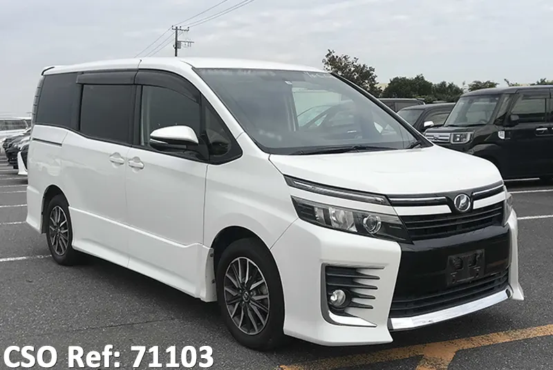 Toyota / Voxy 2015